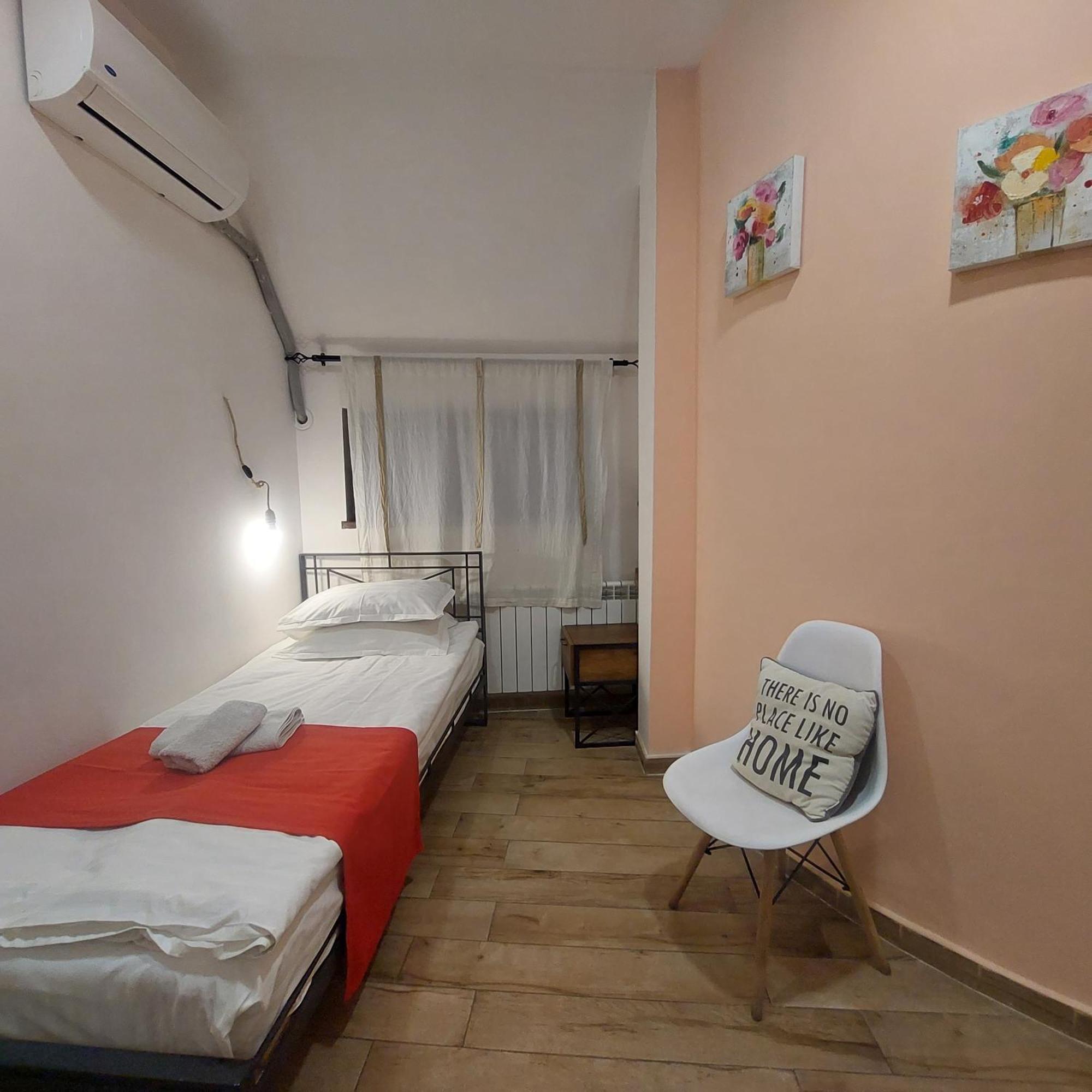 Blur Inn Gallery Yerevan Exterior foto