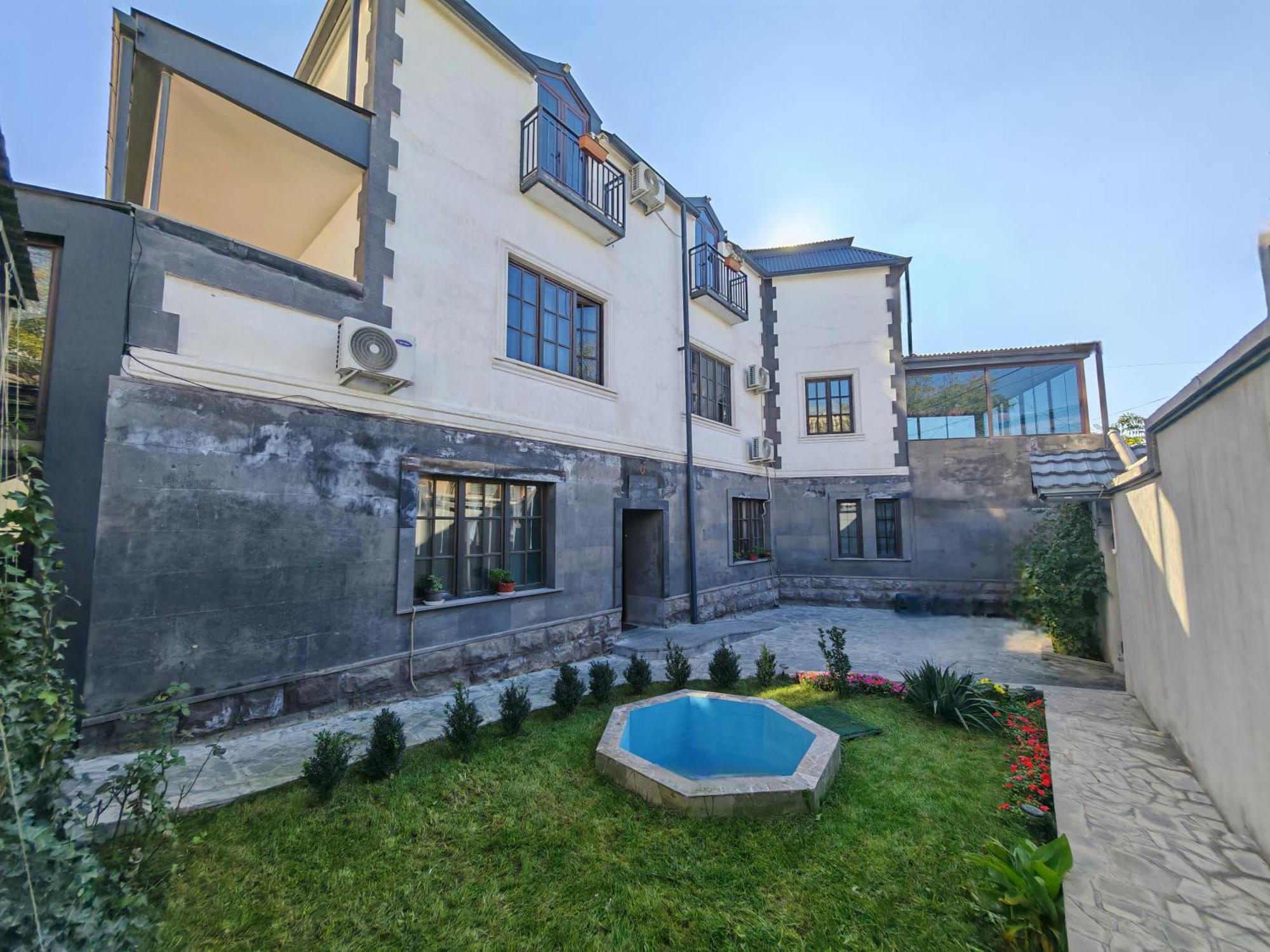 Blur Inn Gallery Yerevan Exterior foto