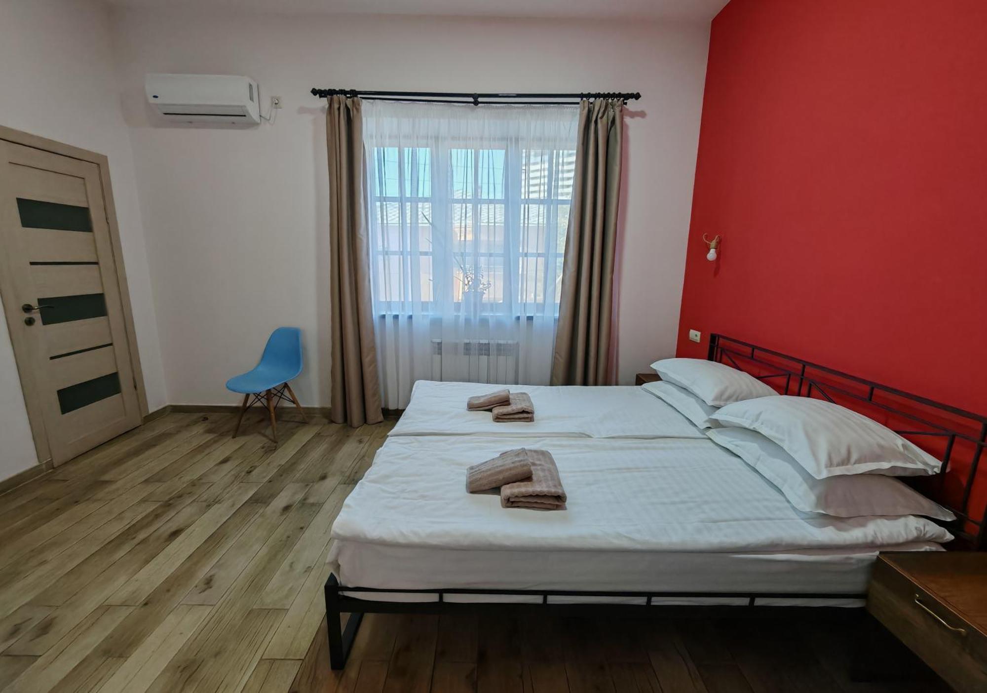 Blur Inn Gallery Yerevan Exterior foto