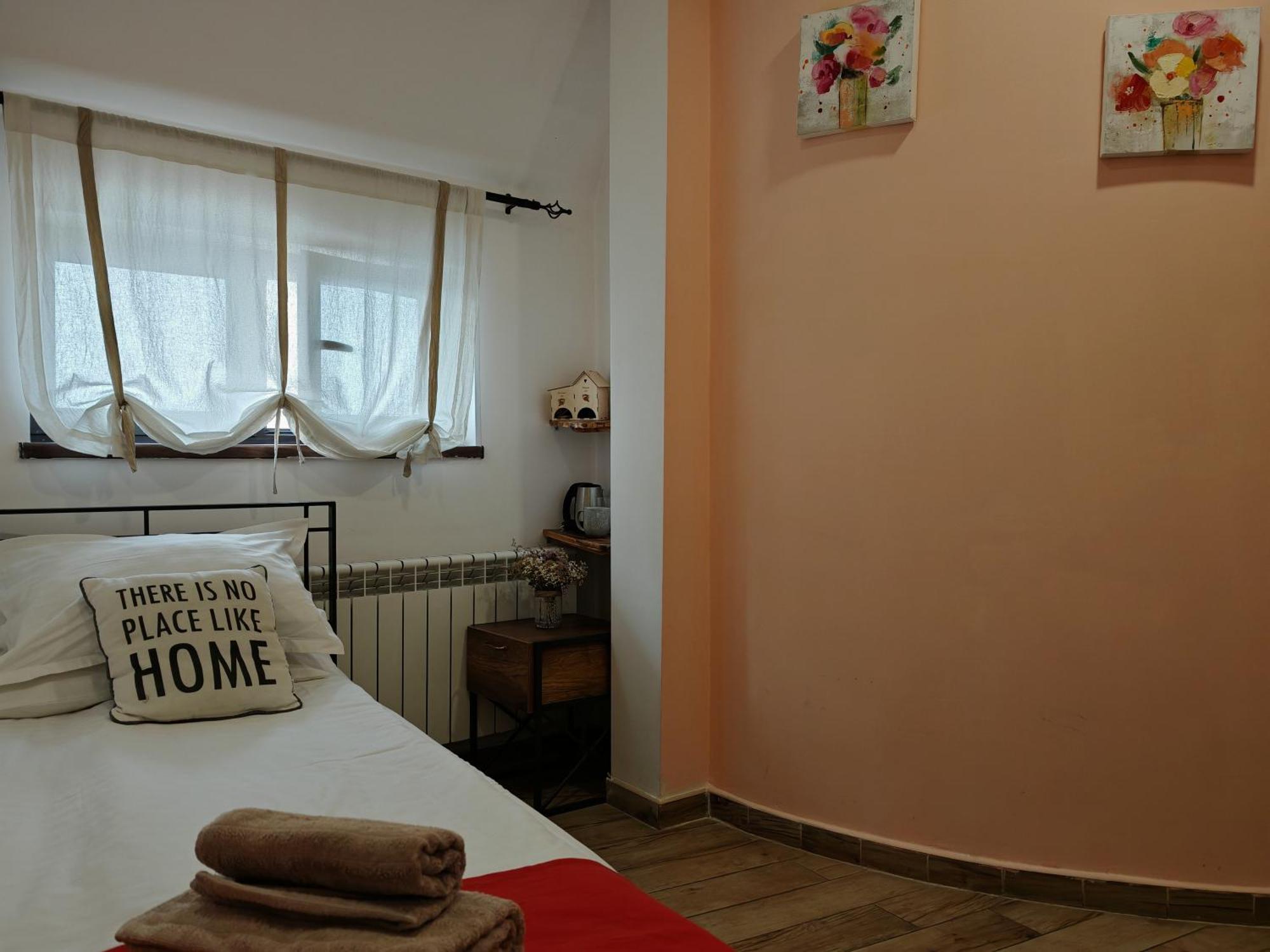 Blur Inn Gallery Yerevan Exterior foto
