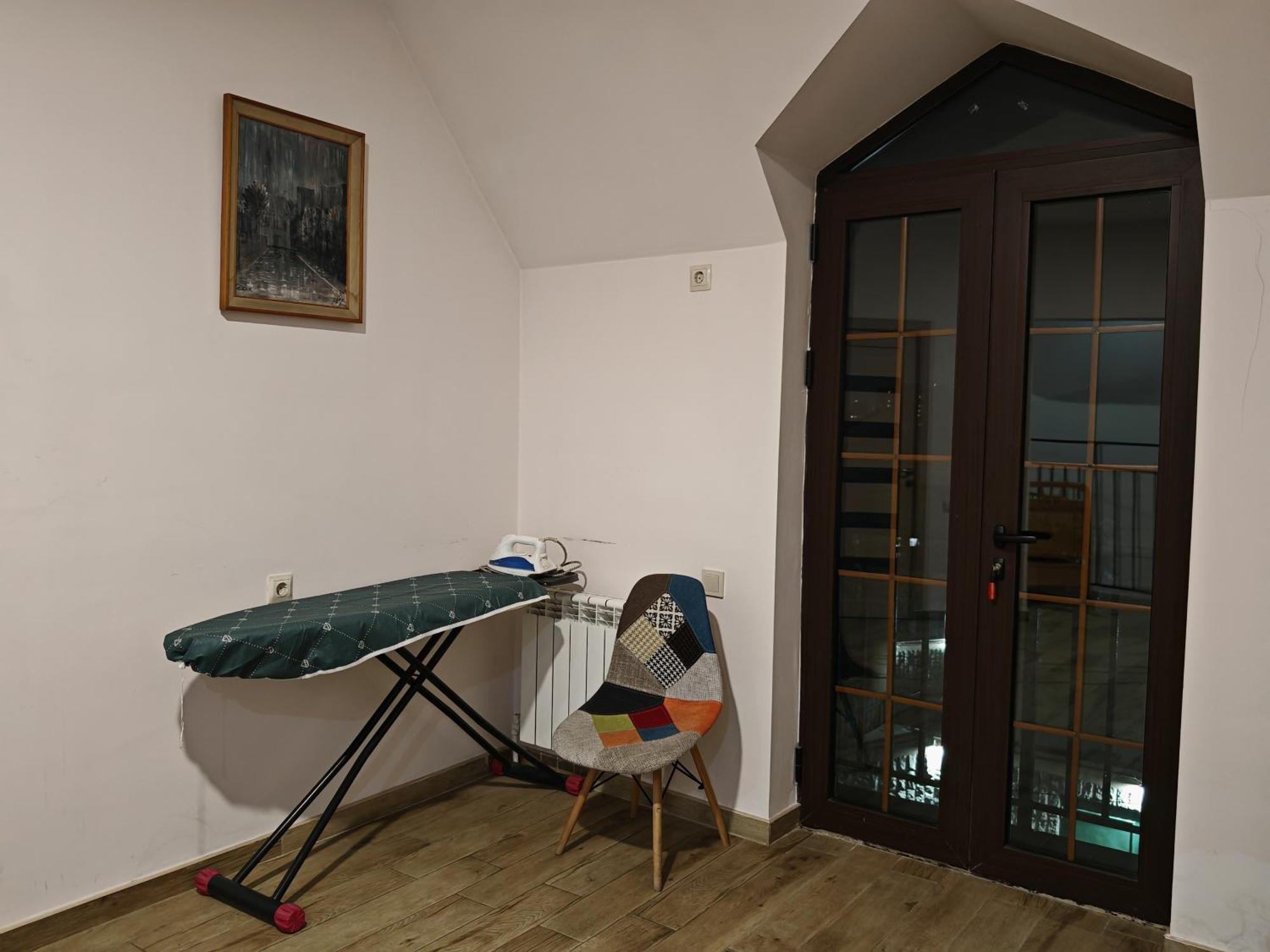 Blur Inn Gallery Yerevan Exterior foto