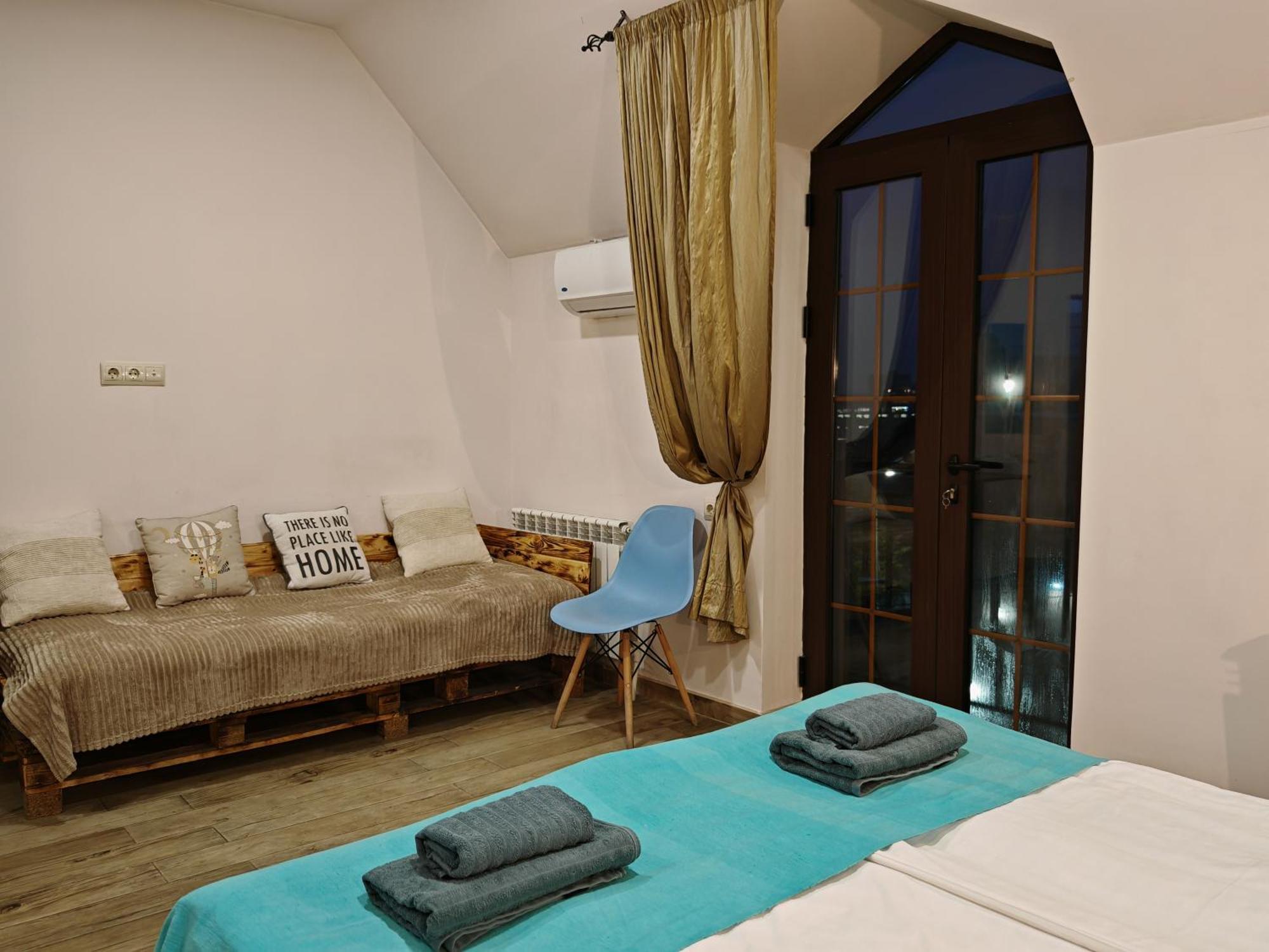 Blur Inn Gallery Yerevan Exterior foto