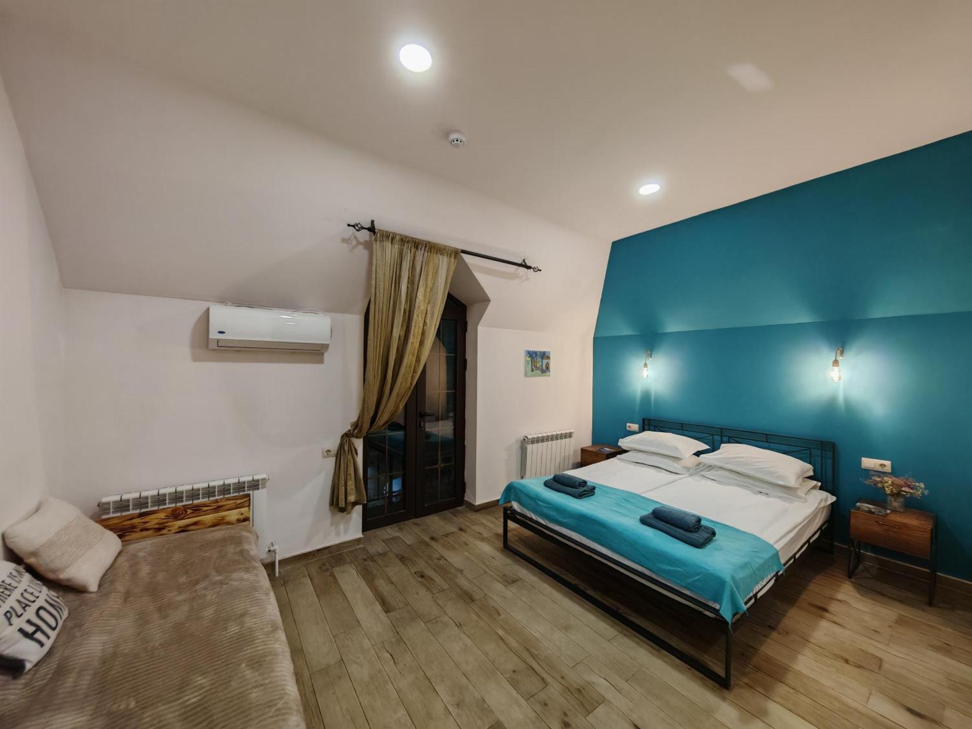 Blur Inn Gallery Yerevan Exterior foto